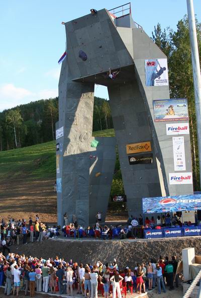 Определились первые победители  25-го Чемпионата России по скалолазанию, проходящем в Красноярске. (Скалолазание, соревнования, боулдеринг, скорость, трудность, приз абалакова)