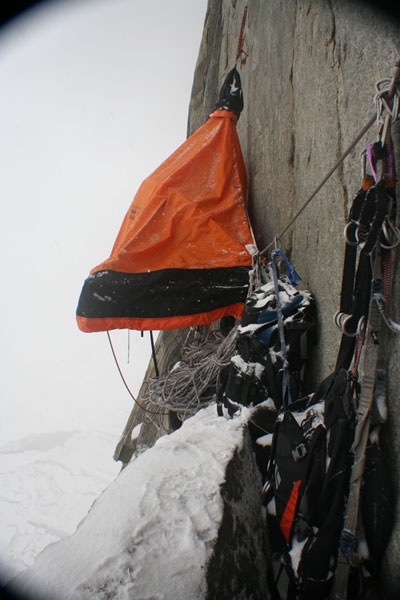 Torres del Paine в Чили. Холодный bigwall и субъективный выбор снаряги. (Альпинизм, снаряжение, патагония)