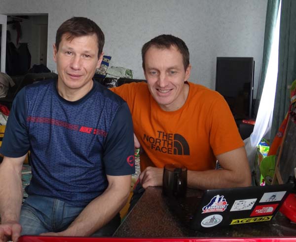 Сегодня стартует из Москвы экспедиция Дениса Урубко и Алексея Болотова на Эверест (Альпинизм)