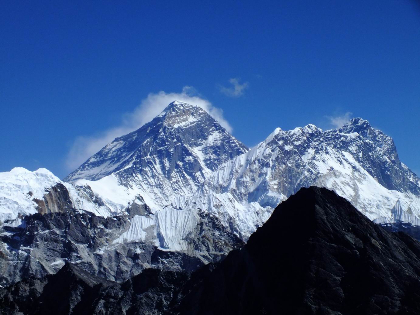 Гималаи что это. Гималаи Эверест. Непал Гималаи Эверест. Мёнцер Гималаи. Непал Эверест фото.