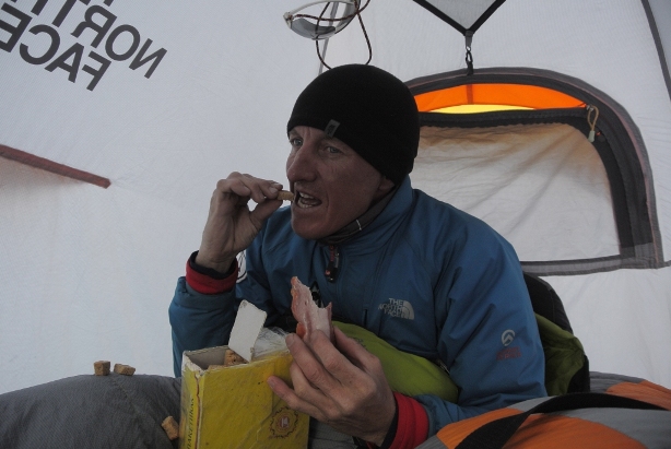Денис Урубко и Алексей Болотов на Эвересте. Хроники за последние дни (Альпинизм, экспедиции, горы)