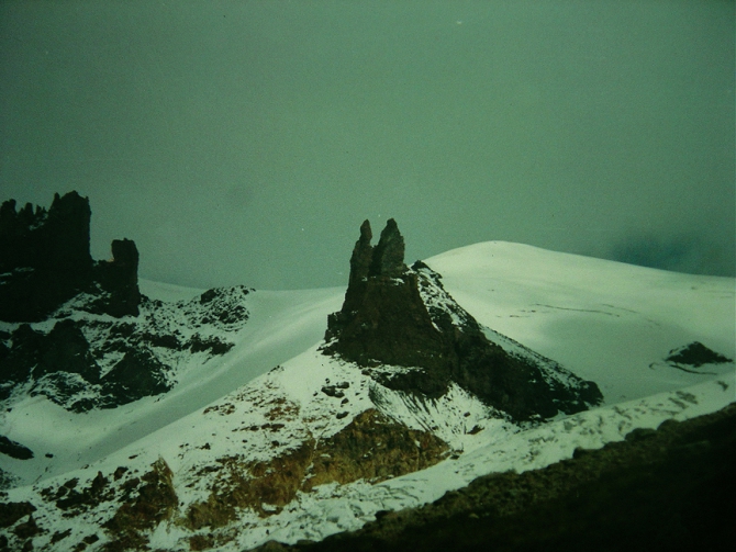 Впервые к Эльбрусу или семейный переход через перевал Хотютау в 1985 году (Горный туризм)