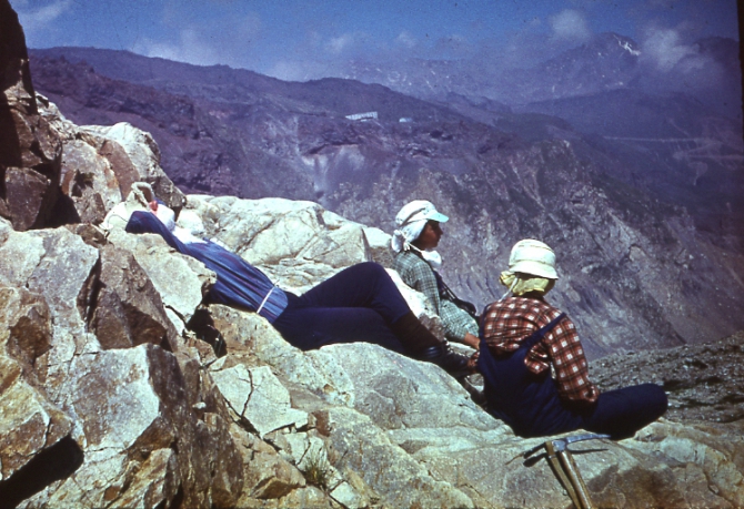Впервые к Эльбрусу или семейный переход через перевал Хотютау в 1985 году (Горный туризм)