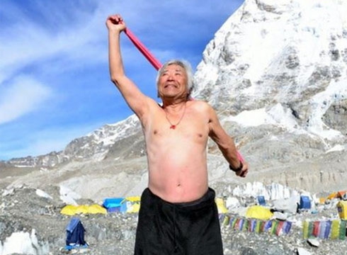 Старейшим в мире покорителем Эвереста стал 80-летний японец (Альпинизм, 80 лет)