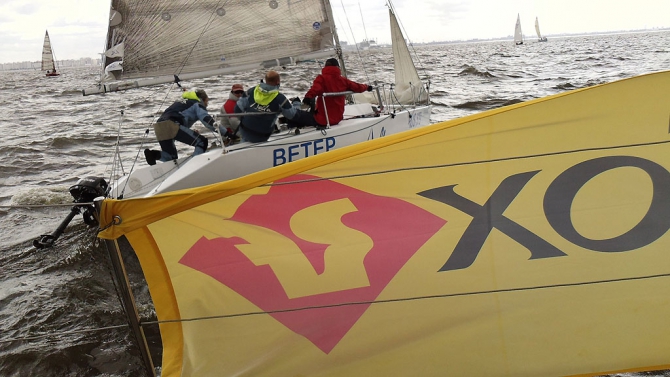 Репортаж с питерской регаты на Кубок OrlovADesign & RedFox 2013 (Вода, акула, глобус)