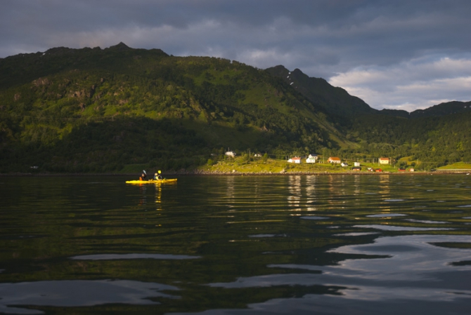 Лофотенские острова - каяки и прекрасная погода в июне 2013. (Вода, морской каяк, лофотенчские острова, лофотены)