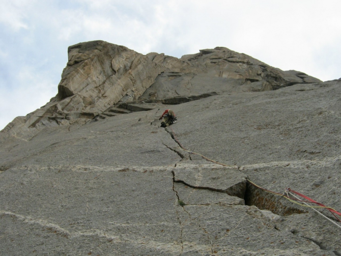 Каравшин.Лазать по скалам - это кайф, но иногда нужно и потерпеть. (Альпинизм, карашин, свободное лазание, бобров)