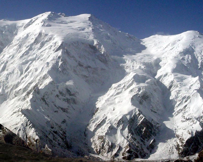 Конгур, МАИ-2007. Две фотки с разметкой графиков подъёма и спуска (Альпинизм, кашгарские горы, китайский памир)