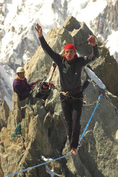 Баланс на 4013 метрах высоты. Прохождение slackline между двумя вершинами на Зубе Гиганта. (альпы, шамони)