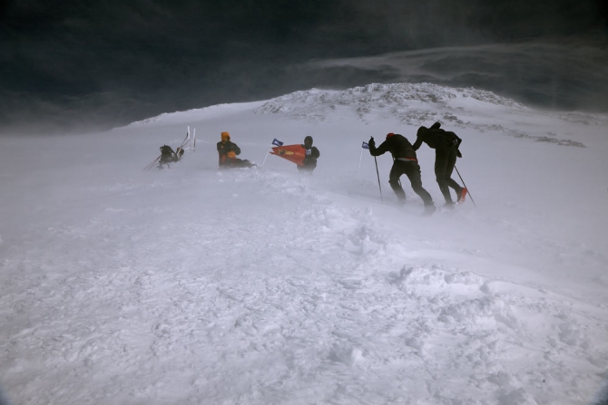 Участник VIII Elbrus Rаce признан лучшим приключенцем 2014 года (Скайраннинг, килиан жорнет, national geographic, international elbrus race, нпф баск, elbrus race, маттерхорн, эльбрус)