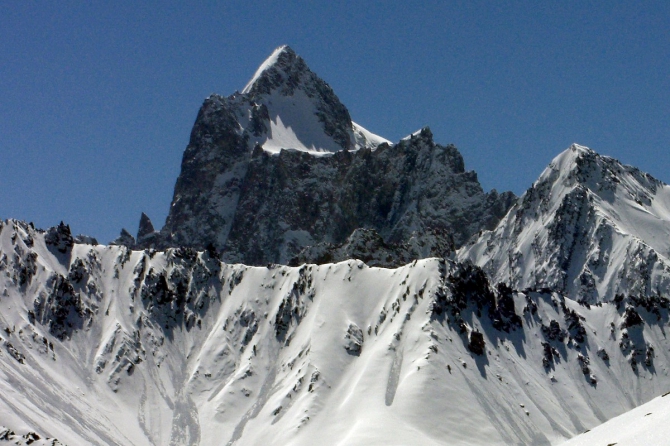 Высочайшая вершина Сарыкольского хребта (Альпинизм, лявирдыр, сарыкольский хребет, памир)