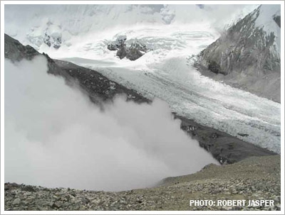Роберт Яспер пережил ледовый обвал на Чо Ойю. (Альпинизм, экспедиции, чо-ойю, 2007, тибет)