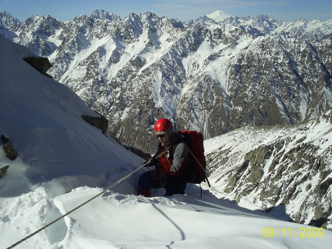 Зима в Безенги пришла 1 ноября. Климатическая и альпинистская (Альпинизм, альпсмены, альплагерь безенги)