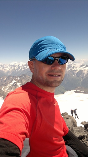 Эльбрус-2012: спасательная хижина на Седловине (Альпинизм, альпинизм, приют, redfox 5300)