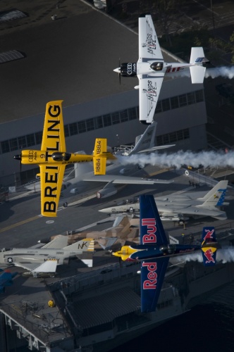 Боном опережает Мангольда на Red Bull Air Race в САН-ДИЕГО (Воздух, воздух, самолеты, фото, круто)