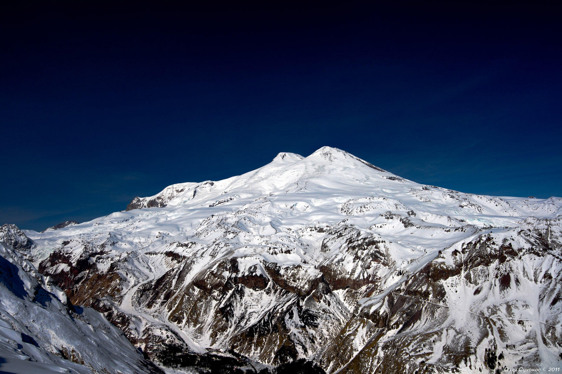 Фотографии эльбруса. Гора Эльбрус фото. Горы Эльбрус кавказский хребет. Пик горы Эльбрус. Северный Кавказ Эльбрус.