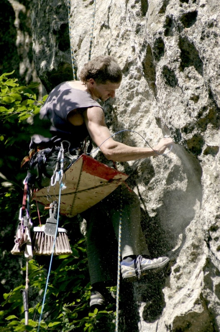 Кто делает скалолазные маршруты на скалах или обмен опытом между подготовщиками трасс. (Скалолазание, гора индюк, скалолазание в краснодарском крае)