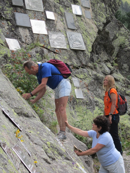8 августа - День Памяти в Приэльбрусье (Альпинизм, уллу-тау, память)