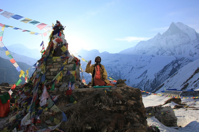 В Гималаях пропали полторы сотни туристов