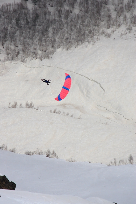 Фотоcессия проекта www.speedfly.ru, Чегет 04,2008г., райдер Яблоков К., автор Лапина Н. (Бэккантри/Фрирайд, горные лыжи, парашютный спорт)