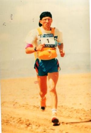 Россиянин Андрей Дерксен - трехкратный победитель самого жесткого марафона в мире «Sultan Marathon des Sables» в 1994, 1995, 1996 годах. (Мультигонки, Песчаный марафон, Алтайский сверхмарафон)
