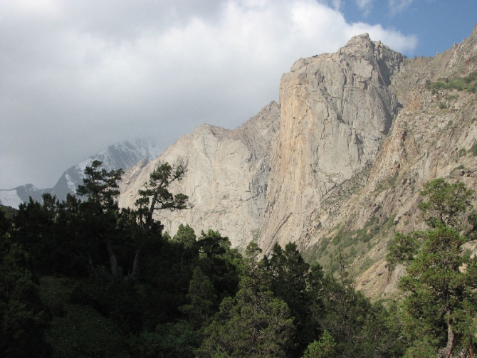 Каменные горы. Карвшин (Альпинизм, каравшин, желтая стена, асан, маршрут альперина)