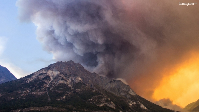 Более 20000 гектаров леса сгорело в Патагонии. Пожар продолжается. (патагония)