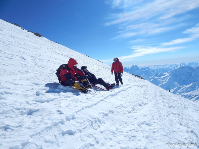Каждый год мы с друзьями ходим на зимний Эльбрус (Альпинизм, экспедиция, кка)