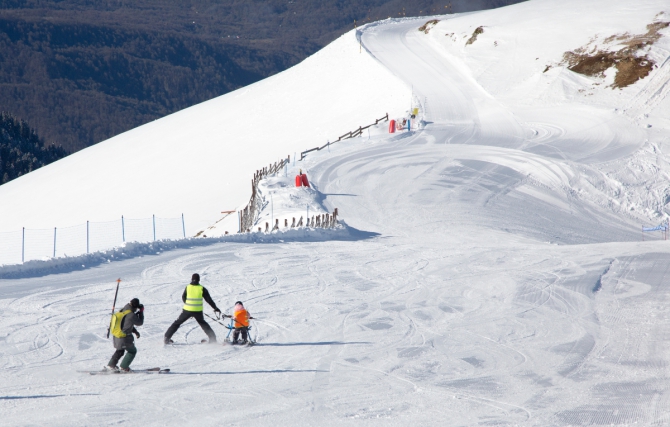 В Красной Поляне неходячие дети встают на лыжи (Горные лыжи/Сноуборд, красная поляна, сочи, андрей баталов, дцп, помощь детям)