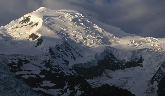 Классический маршрут на Монблан закрыт из-за риска камнепадов (Альпинизм, альпы)