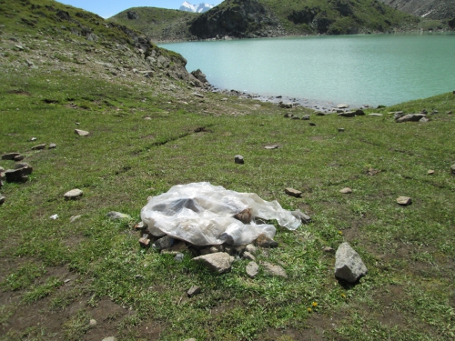 Уборка поляны на озере Сылтранкель (Горный туризм, горы, экология, альпиндустрия, сытранкель, кавказ, ecotravel)