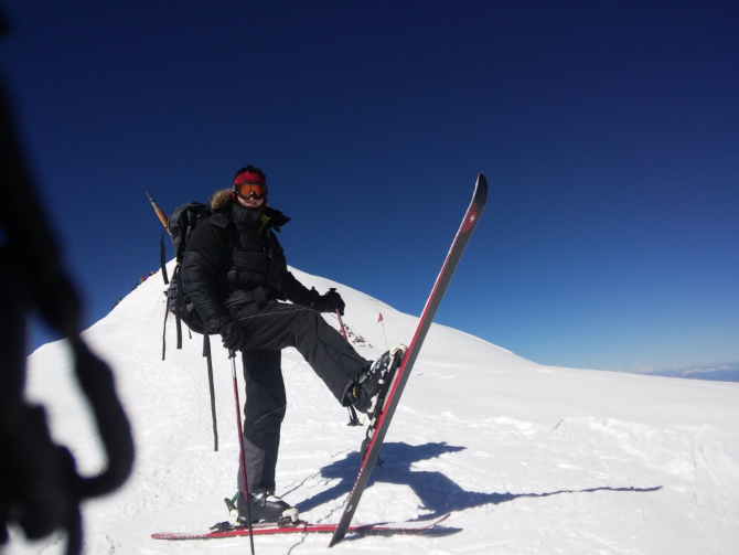 Эльбрус на лыжах в августе. Мечты сбываются. (Горные лыжи/Сноуборд, горные лыжи, восхождение, спуск на лыжах с вершины)
