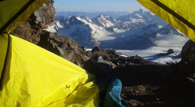 Одиночное восхождение на две вершины Эльбруса. Творческий взгляд. (Горный туризм)