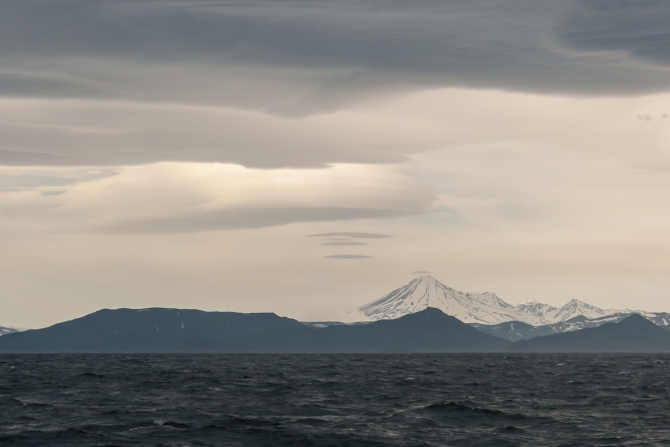 Северные Курильские острова и самые труднодоступные вулканы. (Вода)