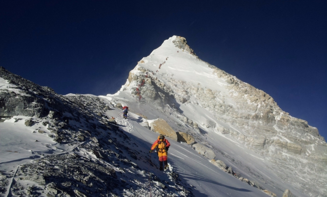 Приглашаем всех на авторскую лекцию Александра Абрамова "Как взойти на Эверест". 29 октября (четверг) начало в 19.00 (Альпинизм, 7 вершин, клуб 7 вершин)