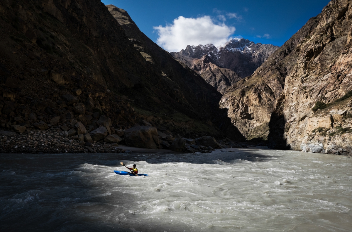 Adventure vk. Киргизия хребет Сарыджаз. Сарыджаз река. Сарыджаз река Кыргызстан. Река Сары джаз Киргизия.