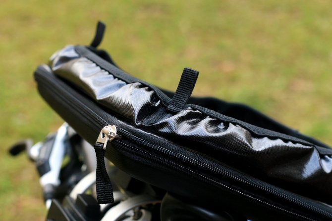 Обзор и тестирование велосипедного оборудования Thule Pack’n Pedal (велотуризм, велопоход, багажник, крепление, сумки, велосумки, смартфон, планшет)