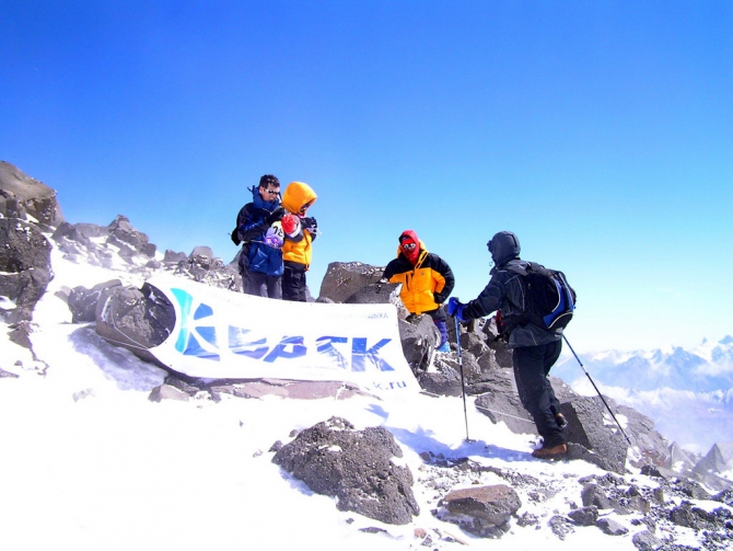 Elbrus Race: как возникает желание подниматься на Эльбрус снова и снова (Альпинизм, баск)