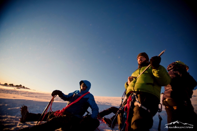 Восхождение на Эльбрус с Севера: рассказ о первой вершине (Альпинизм)