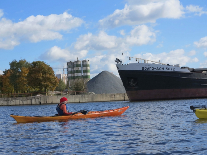 Золотая осень на Москве-реке: каяк-путешествие в мегаполисе (Вода, сияки, каякинг, москва-река, выходные)