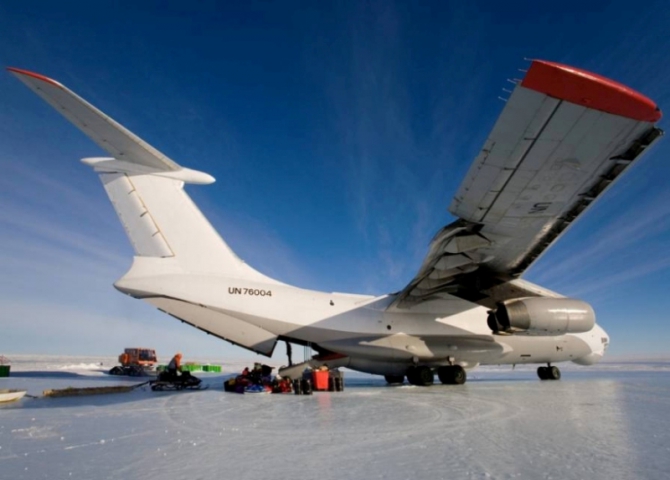 Антарктида принимает первых восходителей. На Пэтриот Хиллс хорошая погода. (Альпинизм, клуб 7 вершин, массив винсона, южный полюс, абрамов, кофанов)