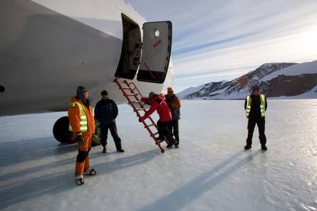 Антарктида принимает первых восходителей. На Пэтриот Хиллс хорошая погода. (Альпинизм, клуб 7 вершин, массив винсона, южный полюс, абрамов, кофанов)