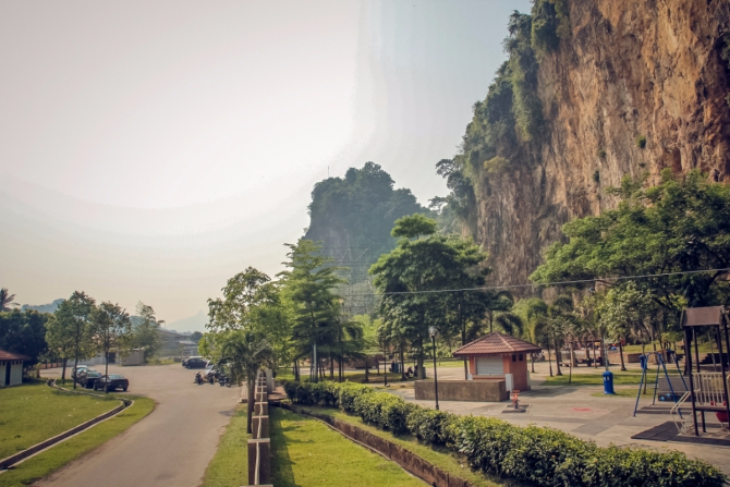 Batu Caves (самый популярный и подготовленный район в окрестностях Куала-Лумпура). (Скалолазание, скалолазание, скалодром, Скалодромия, climb)