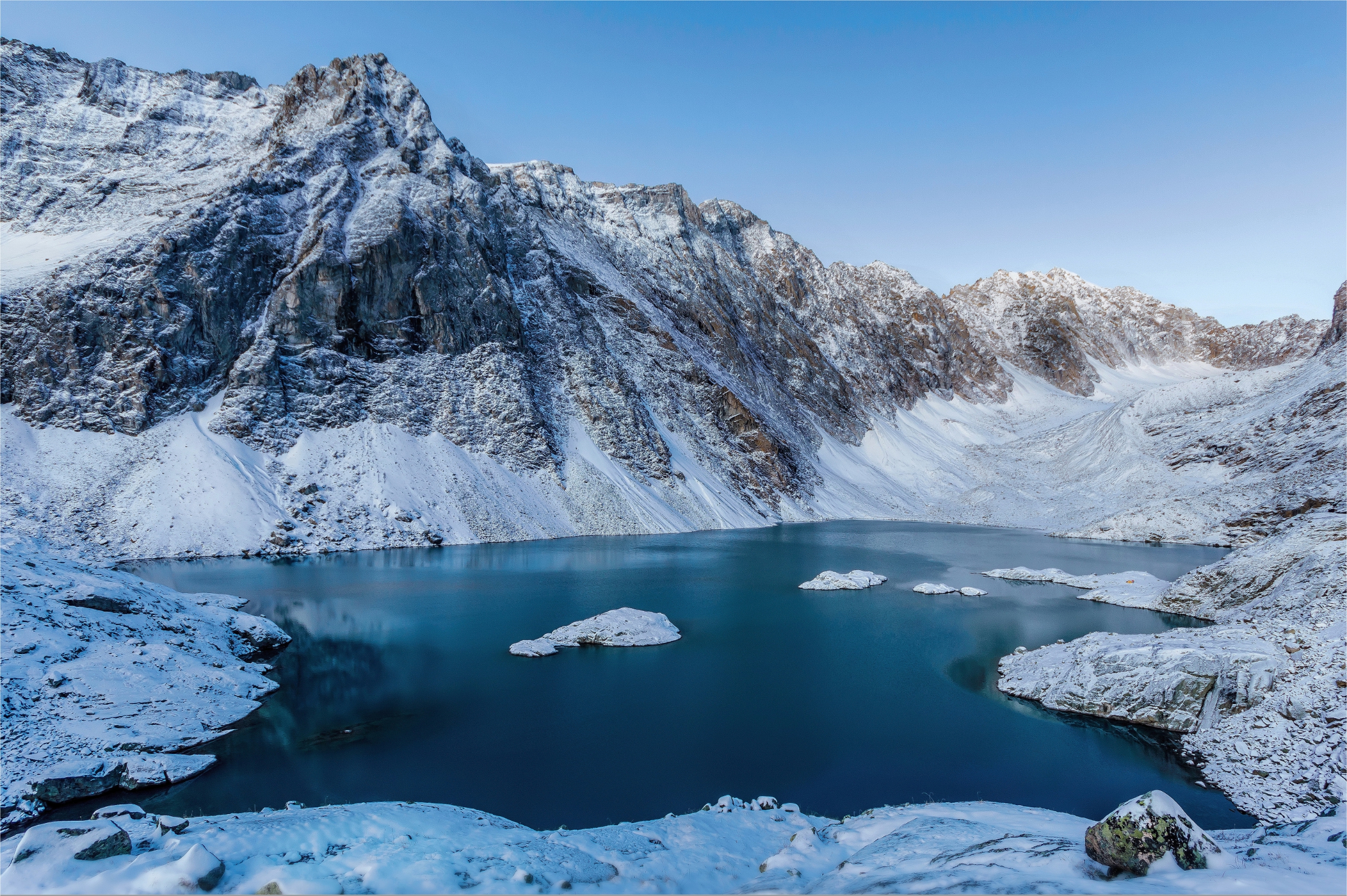 Голубые озера Чемал зимой