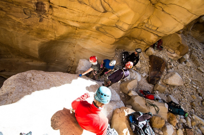 Треккинг и каньонинг в Иордании. Часть 3. Wadi Assal. Медовое ущелье (Горный туризм)
