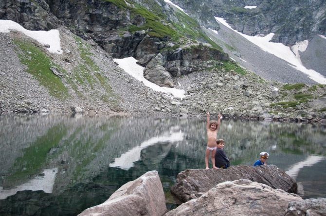 Семейный лагерь в Архызе (горы, треккинг, йога, фридайвинг, дети)