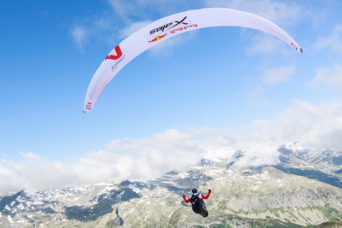 Red Bull X-Alps. Они летят! (Воздух, параплан, приключенческая гонка, горы, альпы, монако, зальцбург)