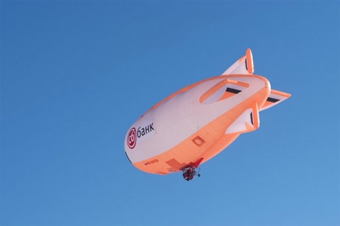 Российский дирижабль «Беспощадный» попытался побить два мировых рекорда, но повис на дереве на посадке (Воздух, тепловой дирижабль)