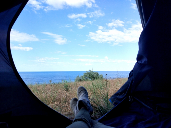 Как мы декатлоновскую палатку в Крыму выгуливали. (Путешествия, кемпинг, мыс Айя, мыс Тарханкут, эски-кермен, палатка, поход)