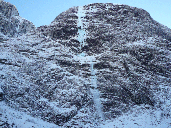 Ледяной бигвол в Норвегии. Роберт Яспер. (Ледолазание/drytoolling, горы, ледолазание, robert jasper, каскады, первопроход, норвегия, микст)